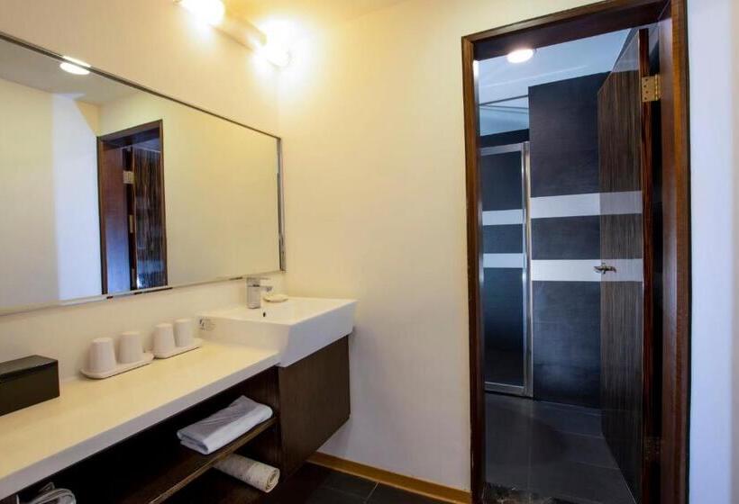 اتاق لوکس خانوادگی, Lealea Garden Hotels   Moon Lake