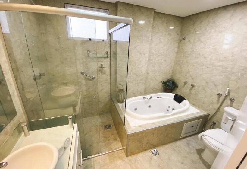 سوئیت با وان آب گرم, Marimar The Place