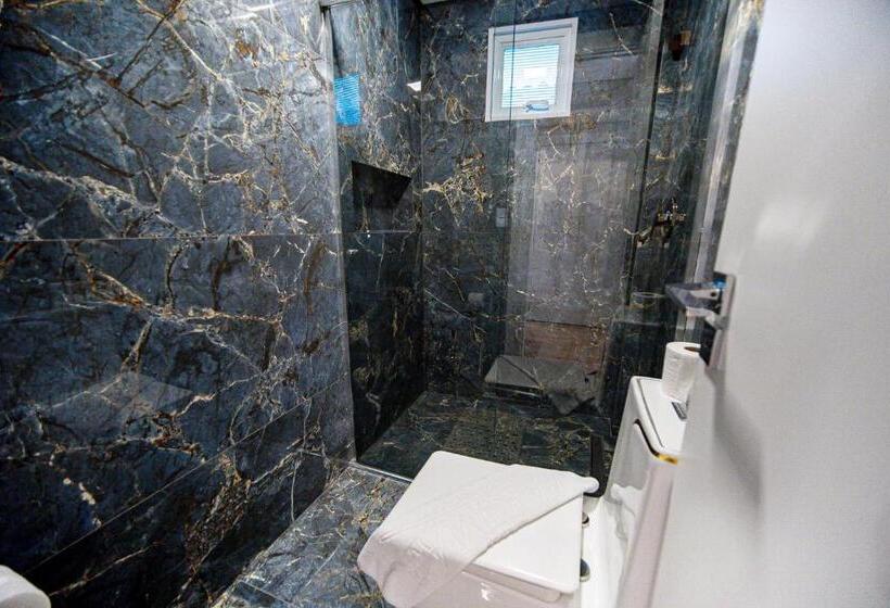 سوئیت پریمیوم, Marimar The Place