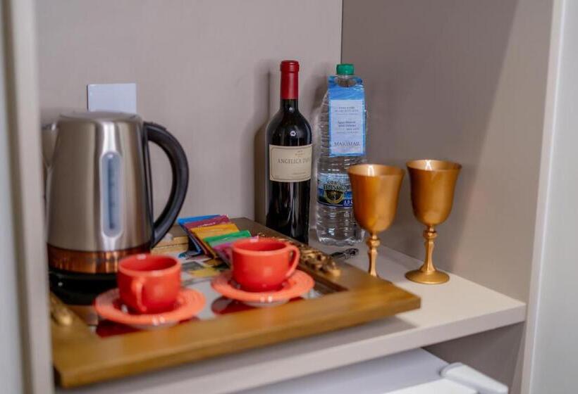 سوئیت پریمیوم, Marimar The Place