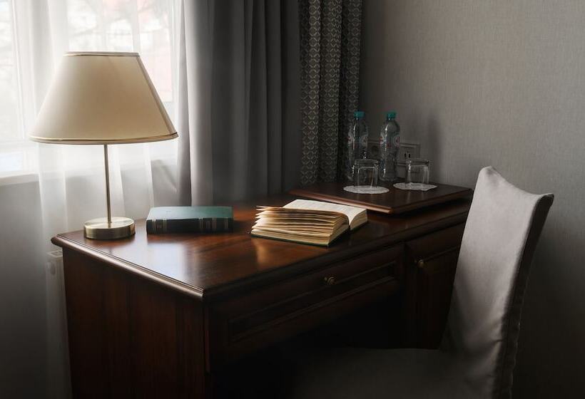 חדר סטודיו סטנדרד, Platan Yuzhniy