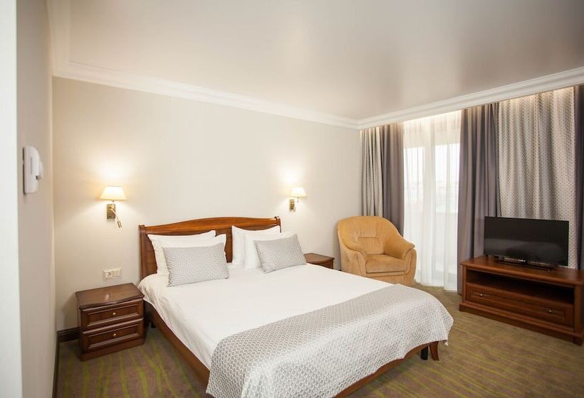 חדר סטודיו סטנדרד, Platan Yuzhniy