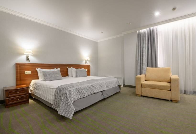 חדר סטודיו סטנדרד, Platan Yuzhniy