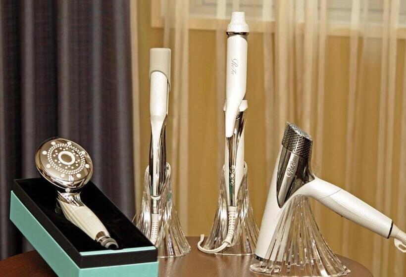 غرفة قياسية ثلاثية, Richmond Hotel Kochi