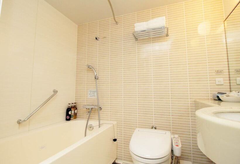 غرفة قياسية ثلاثية, Richmond Hotel Kochi