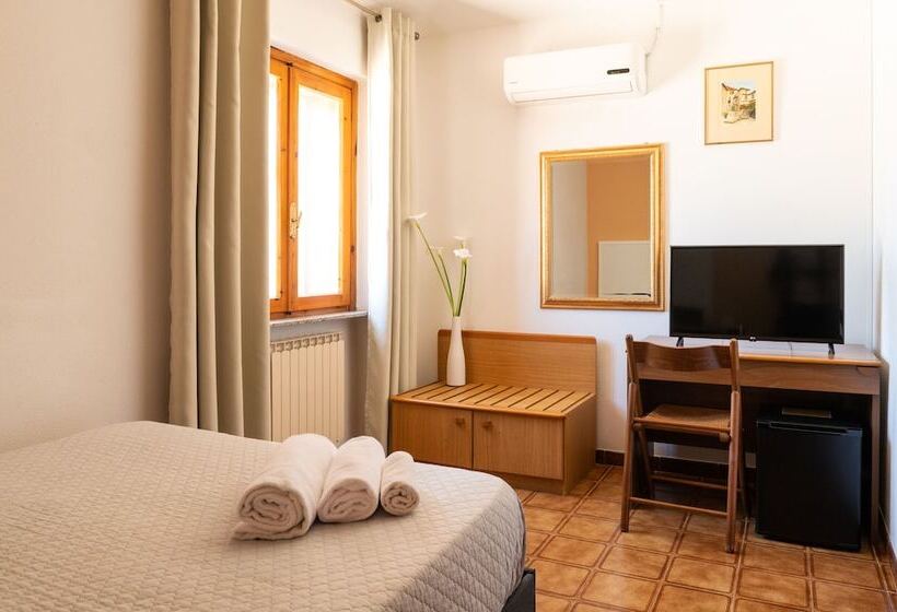 غرفة قياسية فردية, L Aragosta