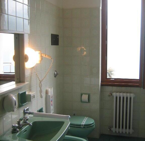 اتاق استاندارد یک نفره, San Marino