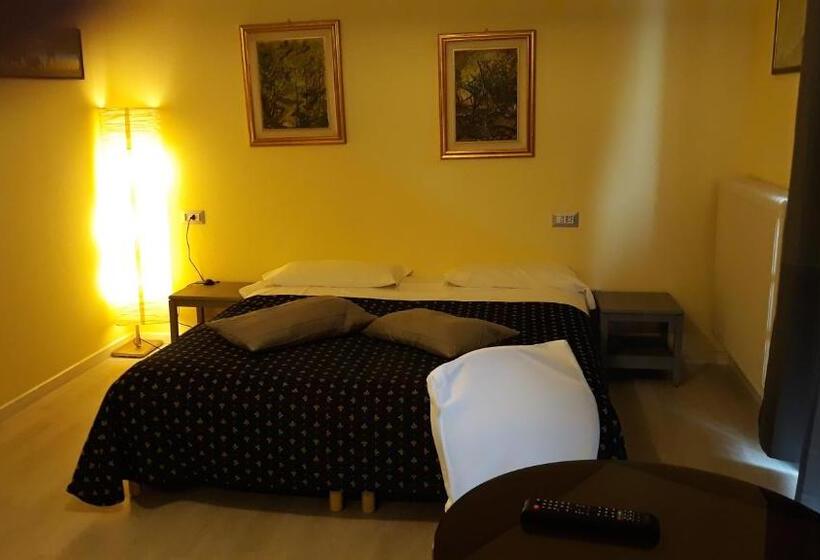 اتاق استاندارد با چشمانداز دریاچه, San Marino