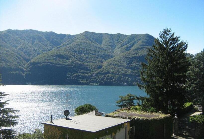 اتاق استاندارد با چشمانداز دریاچه, San Marino