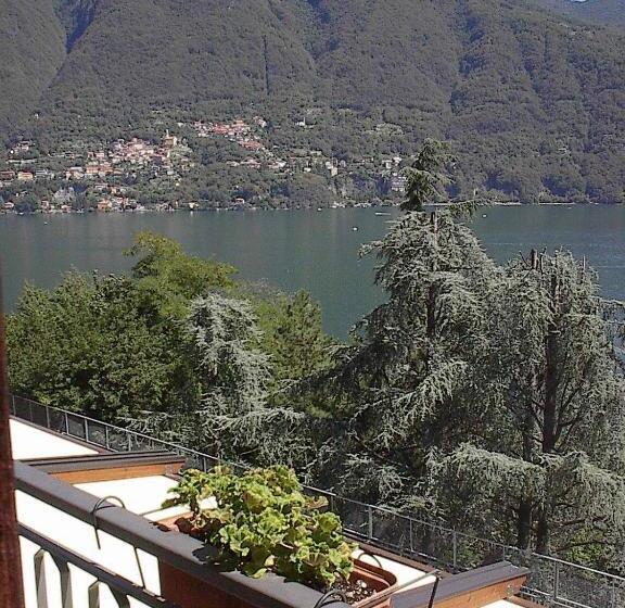 اتاق استاندارد با چشمانداز دریاچه, San Marino