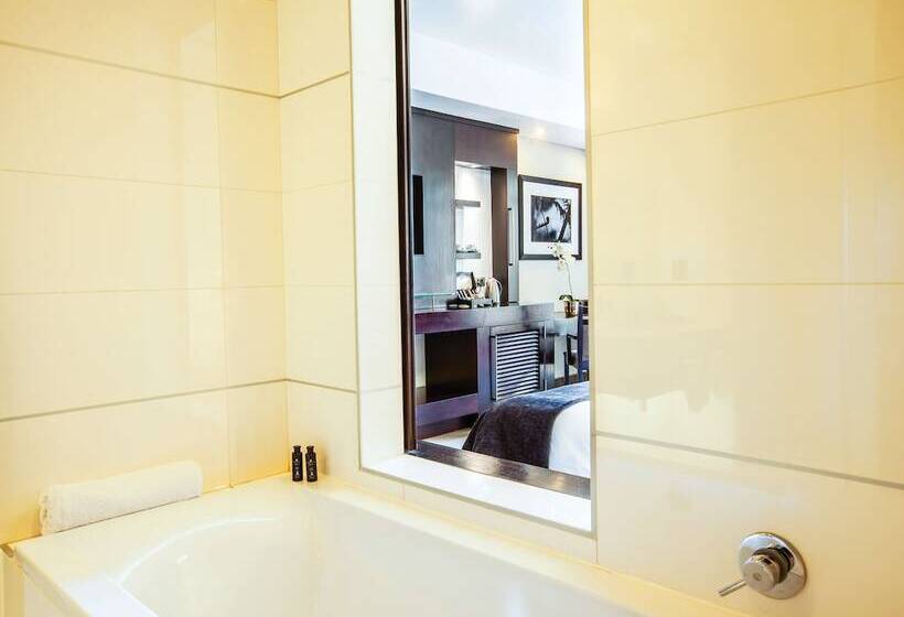اتاق لوکس, The Fairway Hotel, Spa & Golf Resort