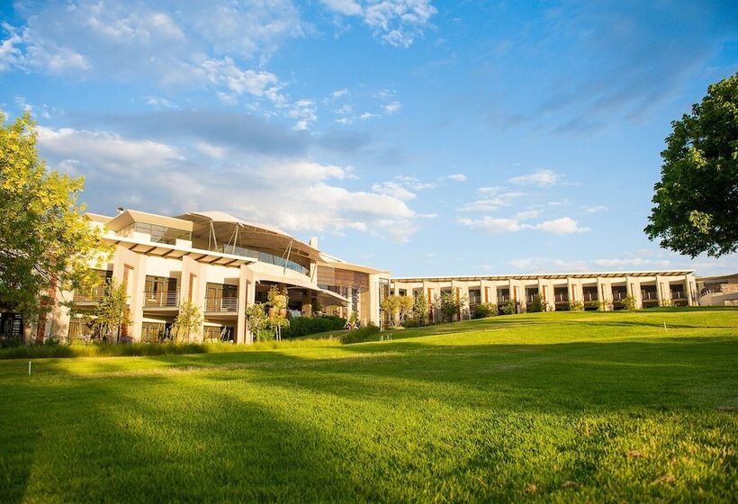 디럭스 룸, The Fairway Hotel, Spa & Golf Resort