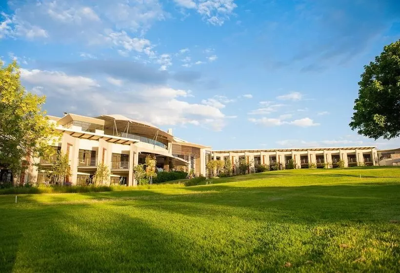 اتاق لوکس, The Fairway Hotel, Spa & Golf Resort