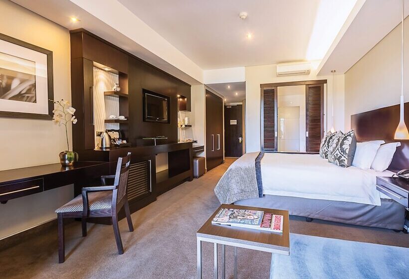 디럭스 룸, The Fairway Hotel, Spa & Golf Resort