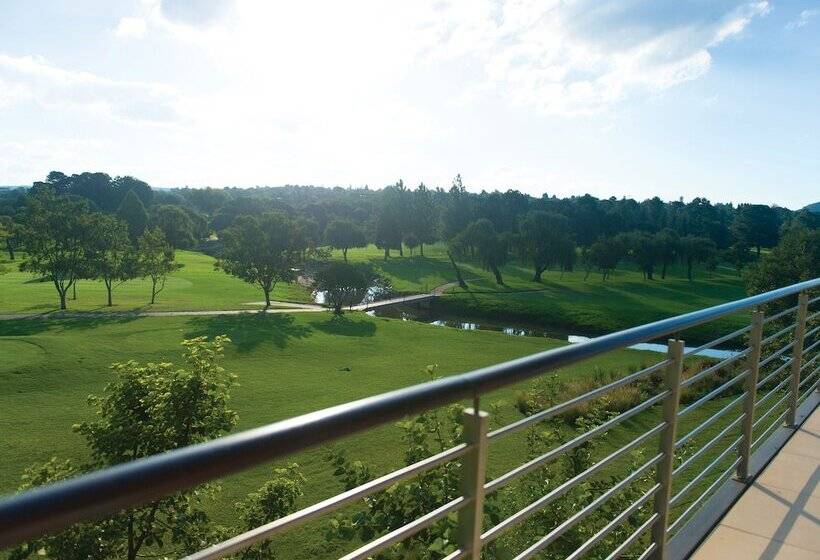 디럭스 룸, The Fairway Hotel, Spa & Golf Resort
