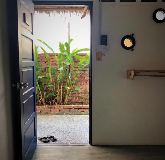 バス共有のスタンダードルーム, Rembulan Langkawi Guesthouse