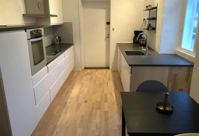 דירת חדר סופריור, Sostrup Slot