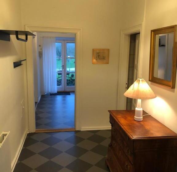 דירת חדר סופריור, Sostrup Slot