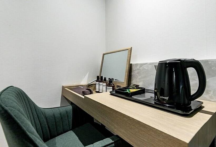 חדר סטנדרט, Yaja Masan Odong Branch