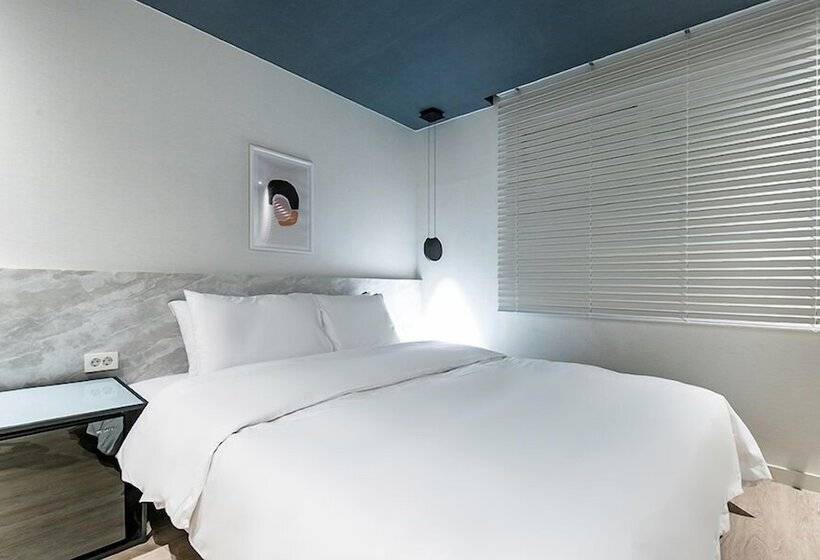 חדר סטנדרט, Yaja Masan Odong Branch