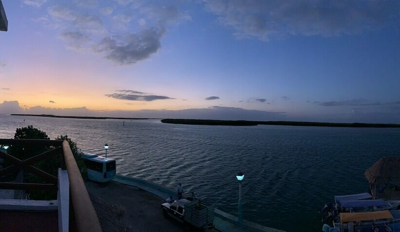 Хижина, El Faro