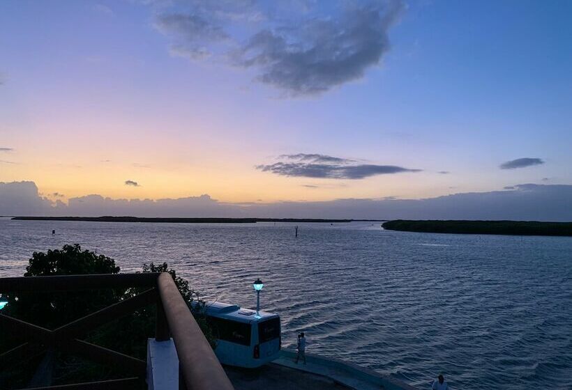 Хижина, El Faro