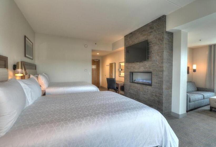 سوئیت با چشمانداز رودخانه, Holiday Inn & Suites Pigeon Forge Convention Center, An Ihg