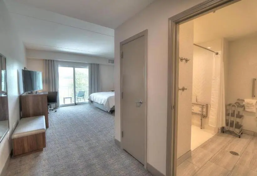 身障者適用スタンダードルーム, Holiday Inn & Suites Pigeon Forge Convention Center, An Ihg