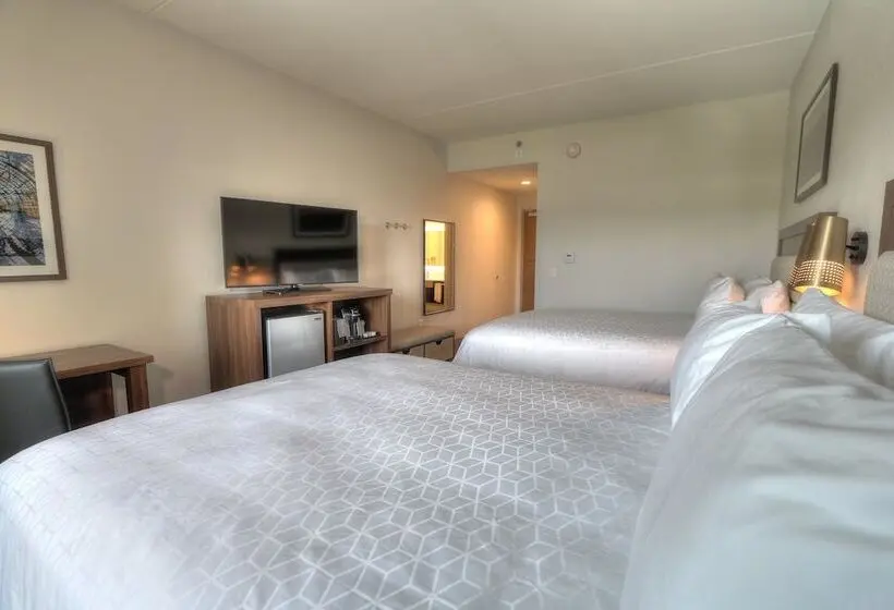 2ダブルベッドのスタンダードルーム, Holiday Inn & Suites Pigeon Forge Convention Center, An Ihg