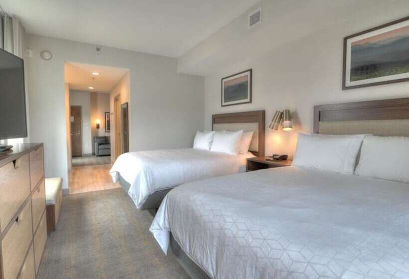 可观景的套房, Holiday Inn & Suites Pigeon Forge Convention Center, An Ihg