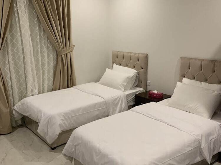 Студия Deluxe, Vera House &