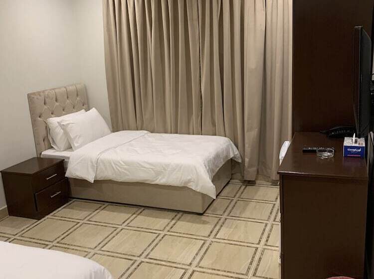 Студия Deluxe, Vera House &