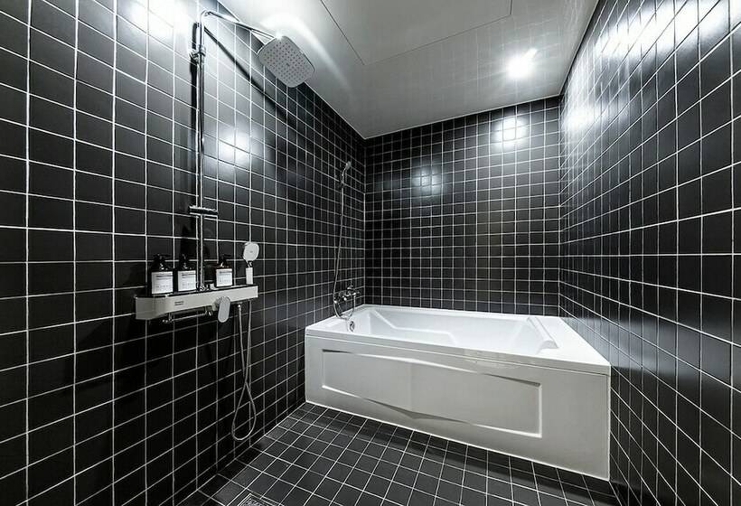 חדר סטנדרט, Yaja Masan Odong Branch