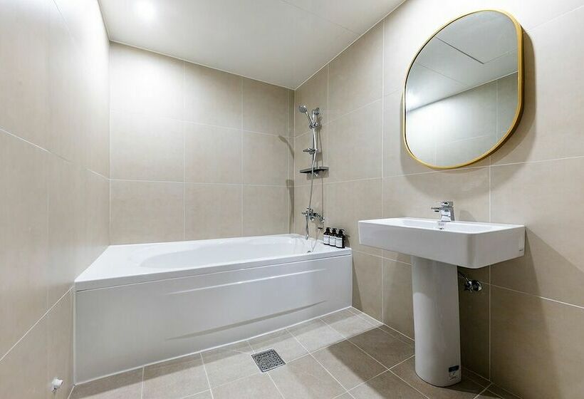 חדר סטנדרט, Yaja Masan Odong Branch