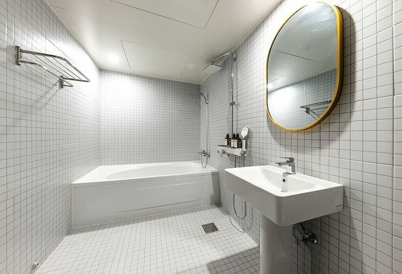 חדר סטנדרט, Yaja Masan Odong Branch