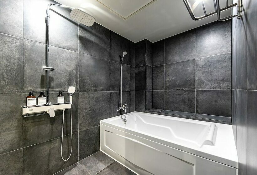 חדר סטנדרט, Yaja Masan Odong Branch