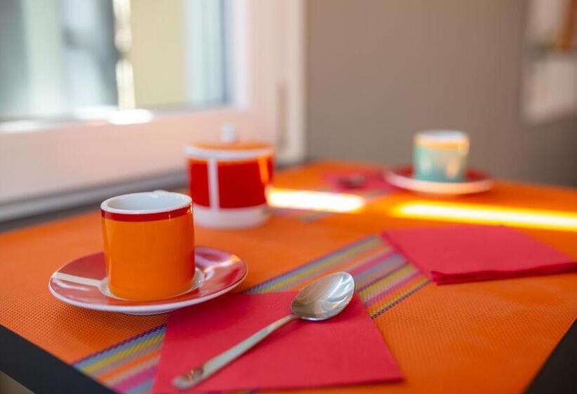 Chambre Standard Vue Piscine, La Casa Di Valeria   Modena