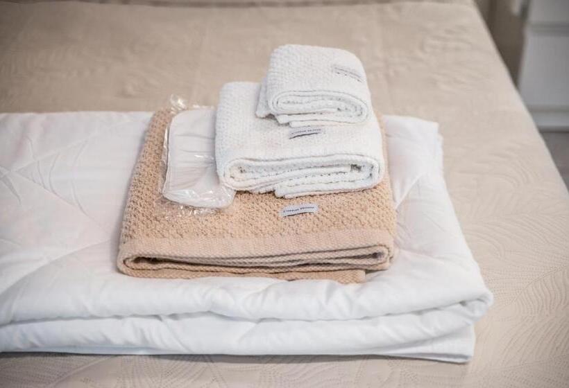 Chambre Standard Vue Piscine, La Casa Di Valeria   Modena