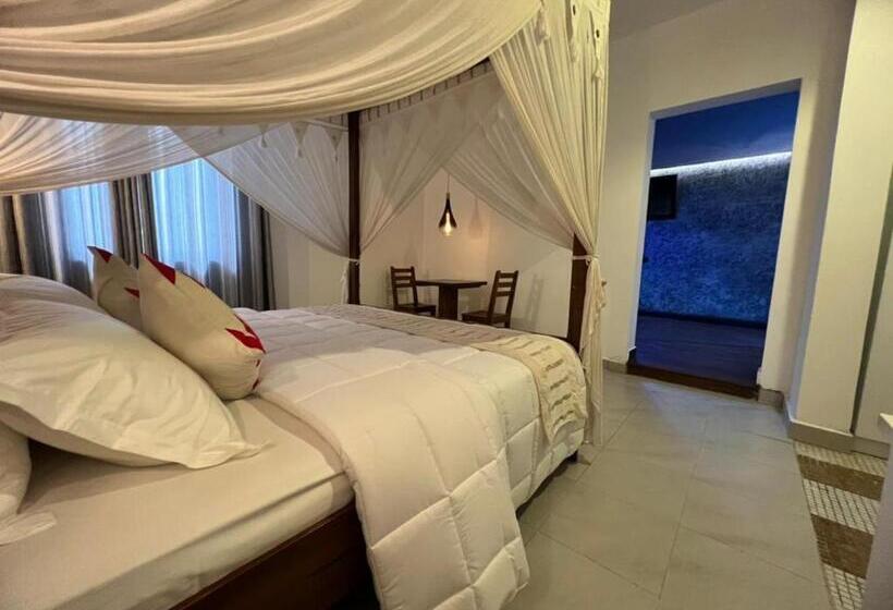 إستوديو قياسى, Beverly Villa