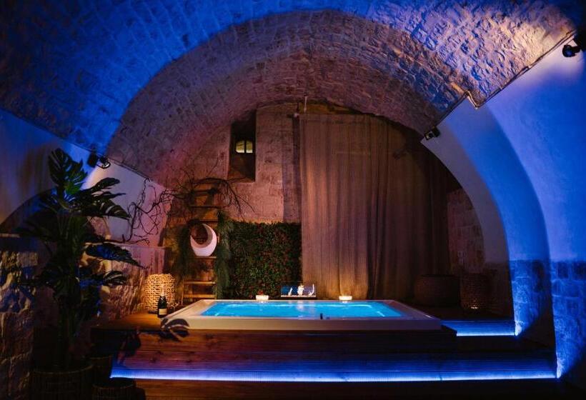 Номер Стандарт с Гидромассажем, Apulia Suite