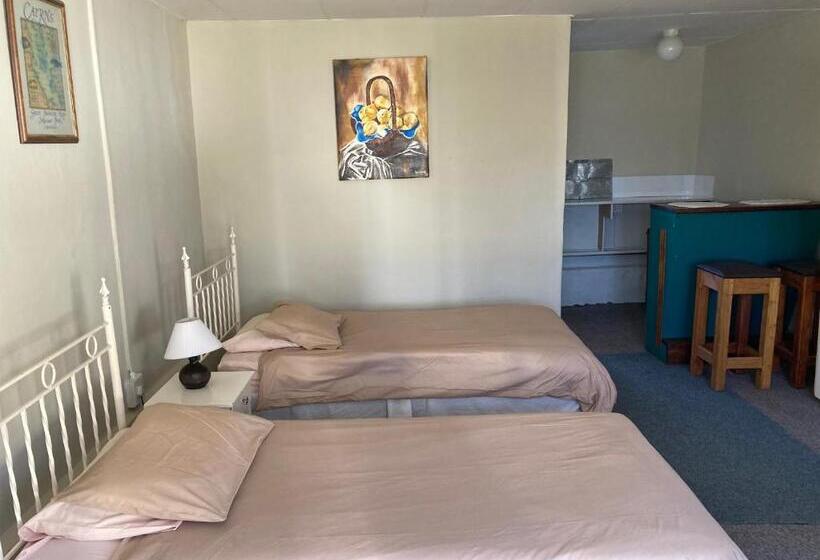 חדר אקונומי, Old Mill Inn