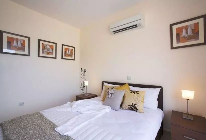 1 Bedroom Apartment