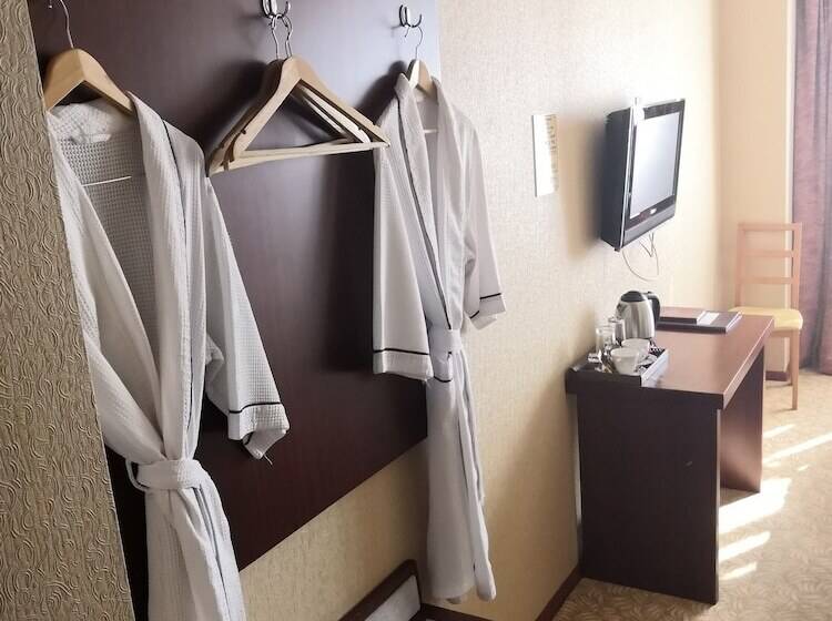 اتاق سوپریور, Asia