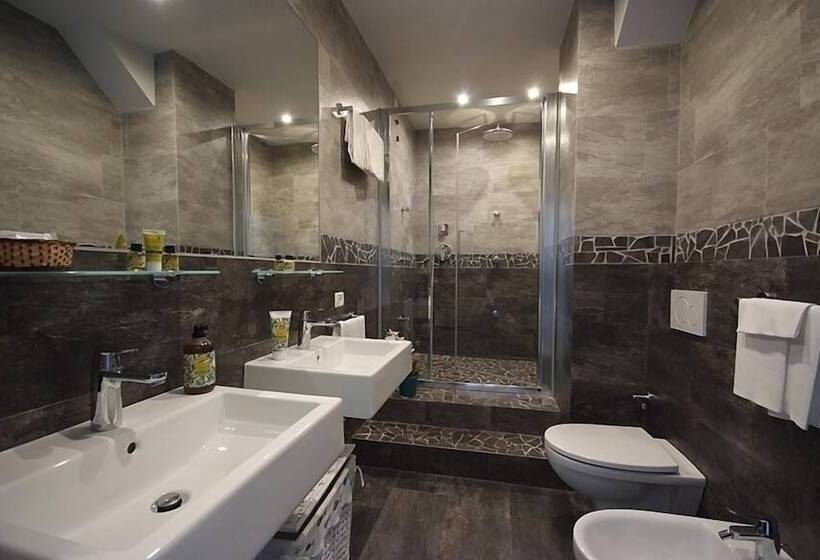 高级三人间, Brigantino