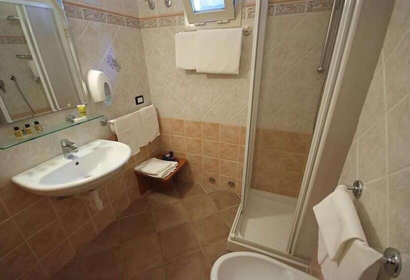 高级家庭房间, Brigantino