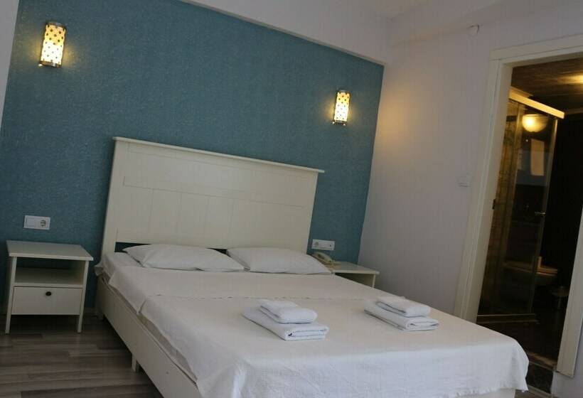 スタンダードルーム, Corner Boutique