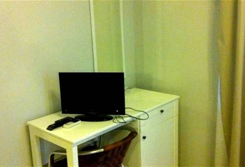 スタンダードルーム, Corner Boutique