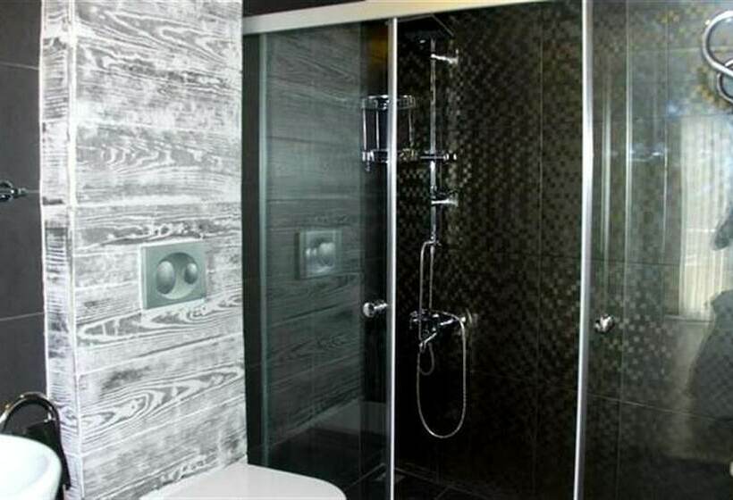 スタンダードルーム, Corner Boutique