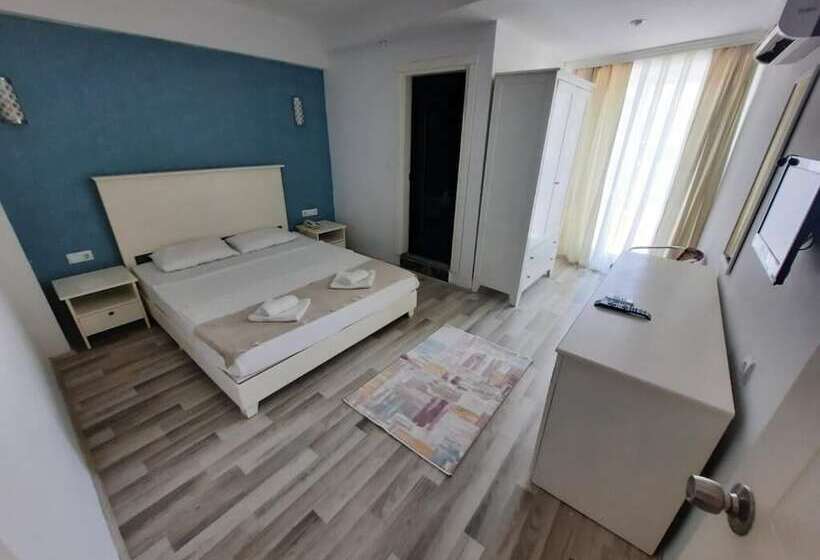 スタンダードルーム, Corner Boutique