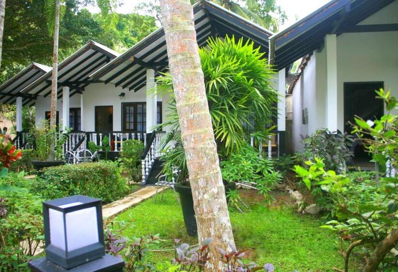 קוטג' דלוקס, Flower Garden